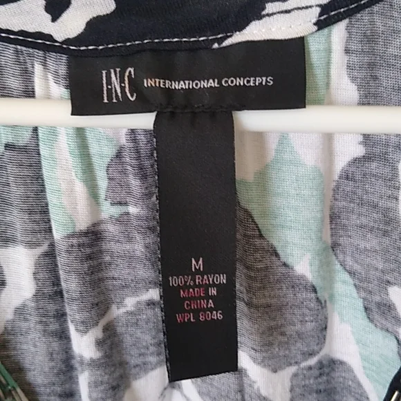 Inc Inc tank very pretty - Picture 3 of 4